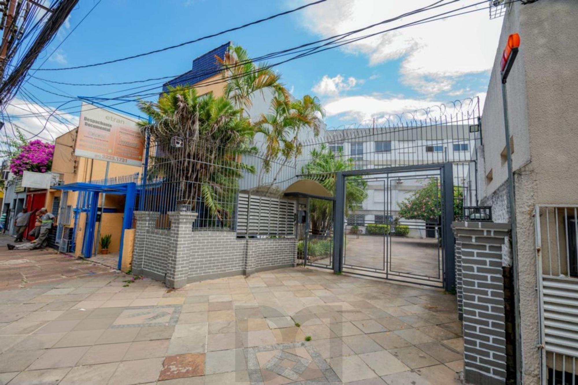 Apartamento com 2 quartos, 2 banheiros e 1 vaga no bairro Azenha. — foto 32