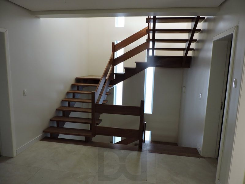 Casa nova de 600m² com 4 dormitórios e 3 vagas — foto 14