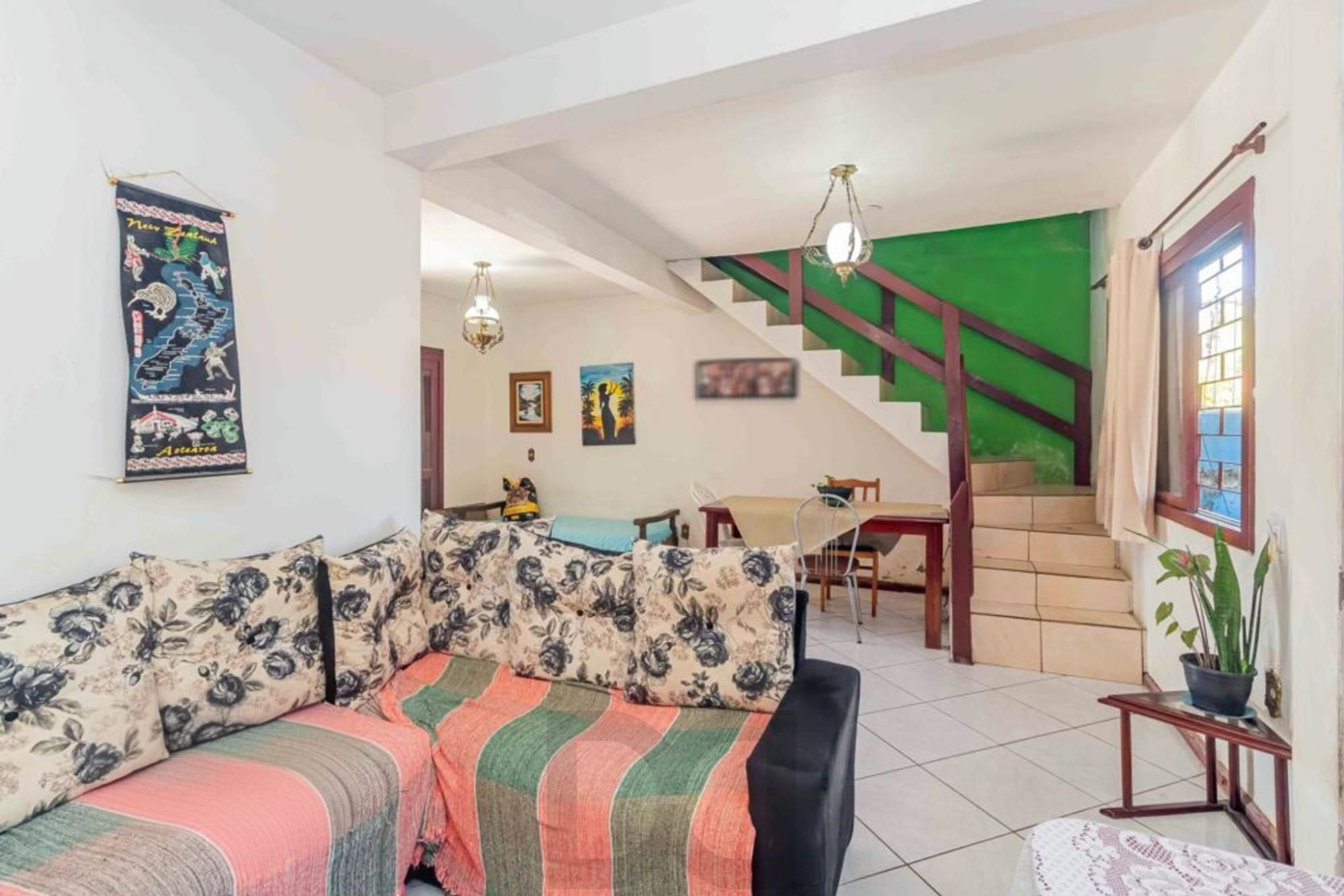 Casa com 4 quartos, 1 suíte , vaga de garagem e churrasqueira à venda em Sarandi. — foto 8