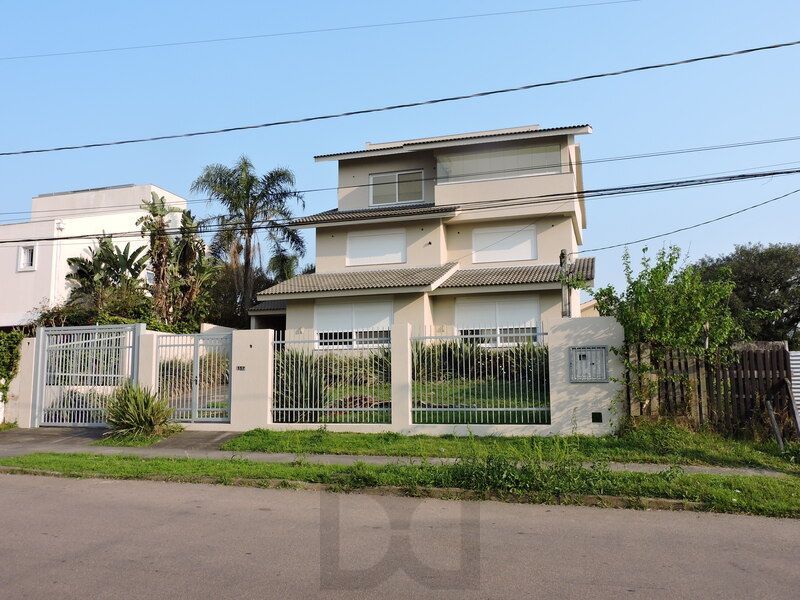 Casa nova de 600m² com 4 dormitórios e 3 vagas — foto 2