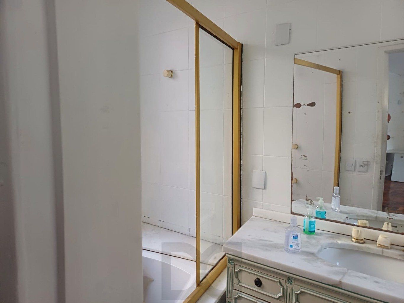 Casa com 3 quartos, 3 banheiros, 300m² e 8 vagas no Menino Deus. — foto 25