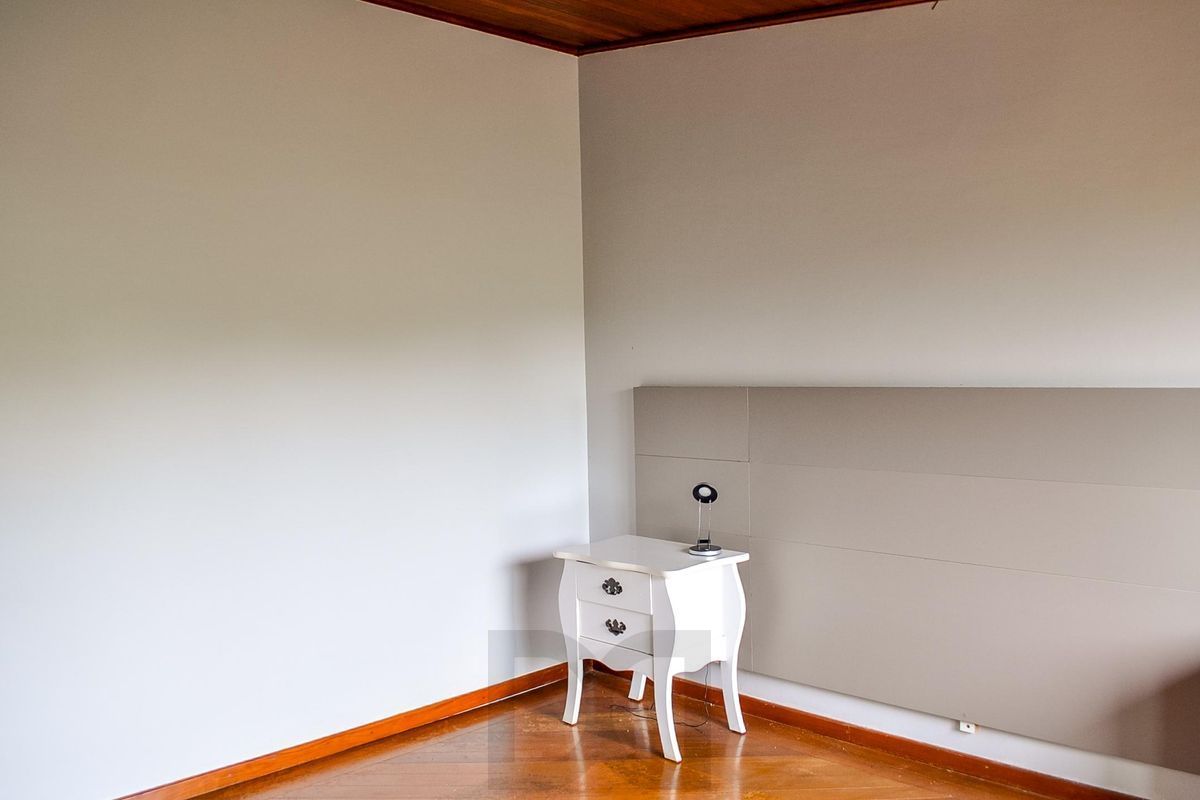 Ótima Casa condomínio pronta para morar, semi mobiliada, Bairro Menino Deus — foto 27