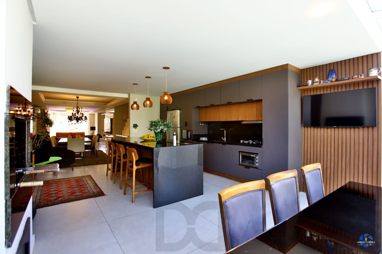 Casa com 4 dormitórios no Bairro Chácara das Pedras — foto 16