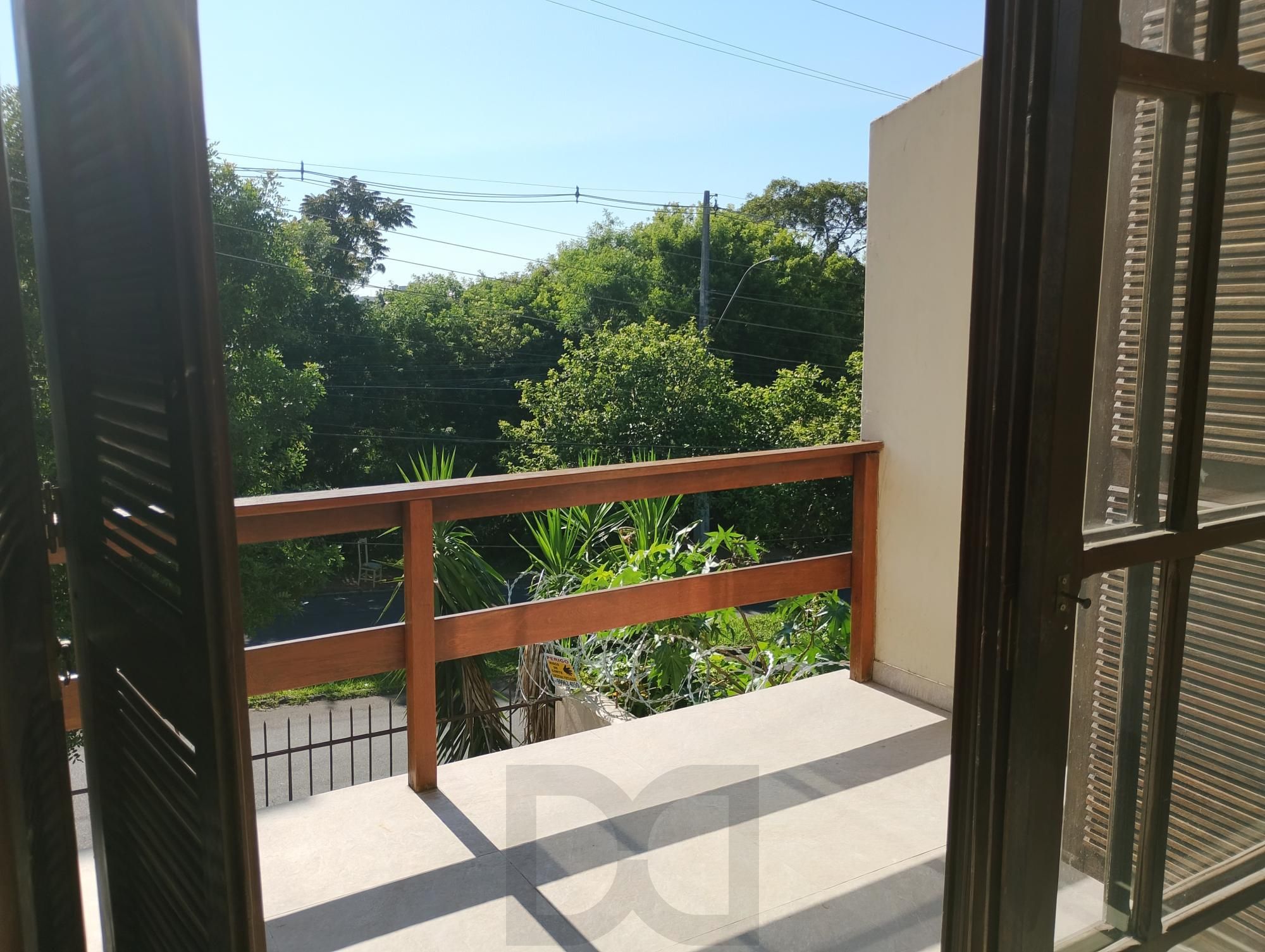Casa com 3 quartos, 4 vagas de garagem e com pátio no bairro Parque Santa Fé — foto 19