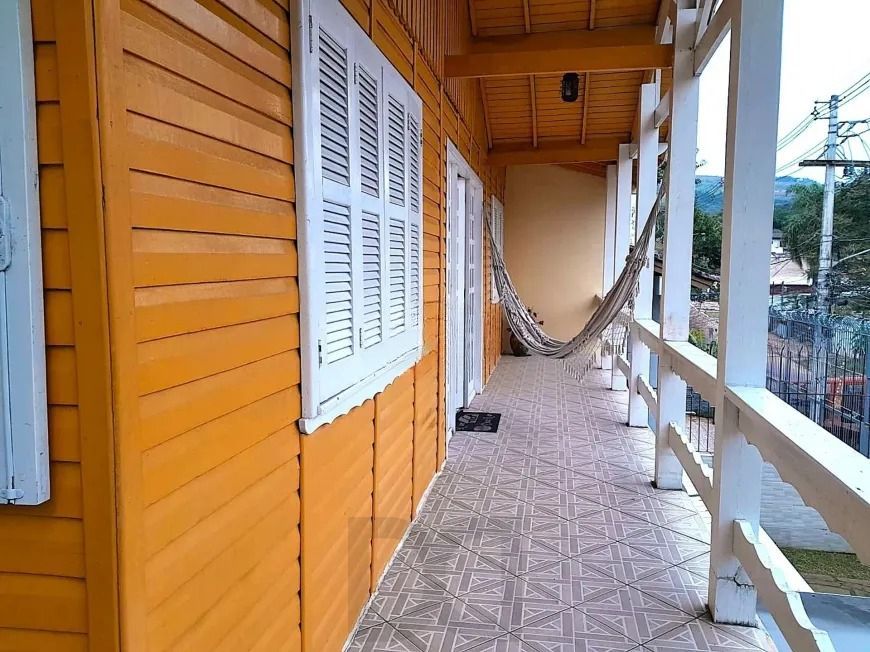 Casa com 3 Quartos e 3 banheiros à Venda, 387 m² — foto 35