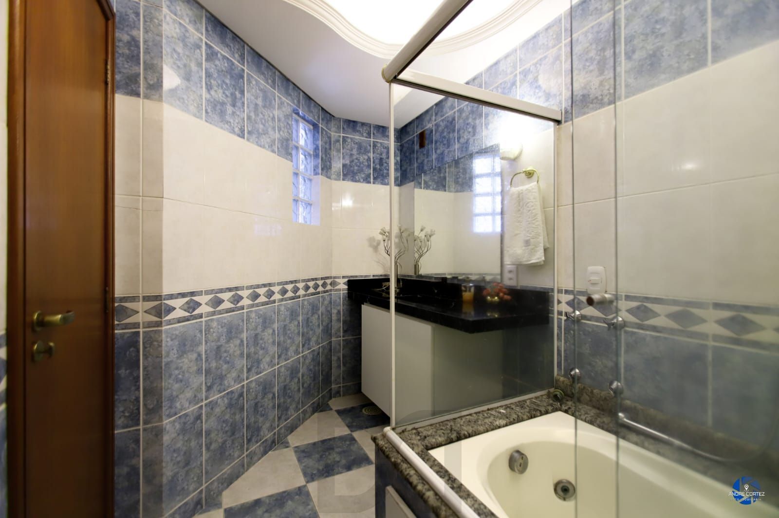 Casa de 3 dormitórios, 3 vagas e pátio com piscina bairro Chácara das Pedras. — foto 38