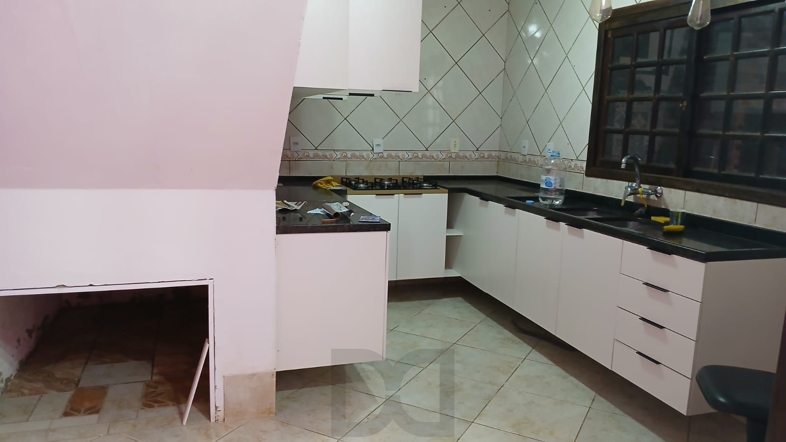 Casa de 3 dormitórios, 1 suíte, 2 vagas, churrasqueira e pátio no Navengantes. — foto 6