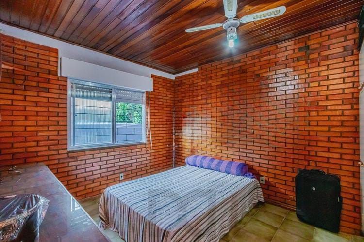 Casa com 6 quartos, 2 vagas e pátio no Bairro Higienópolis — foto 24