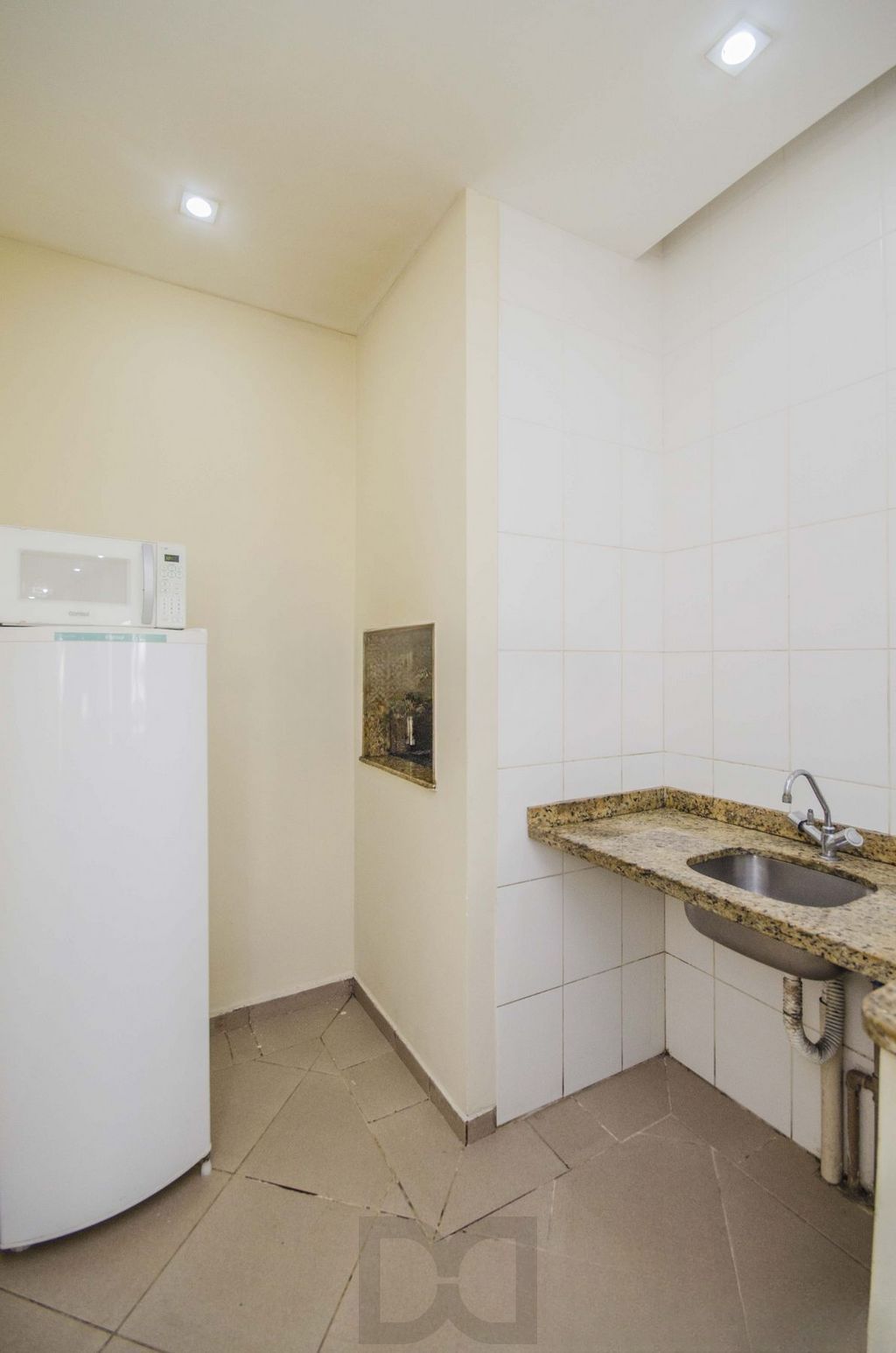 Apartamento com 2 quartos, 1 vaga e churrasqueira no bairro Passo Das Pedra. — foto 11