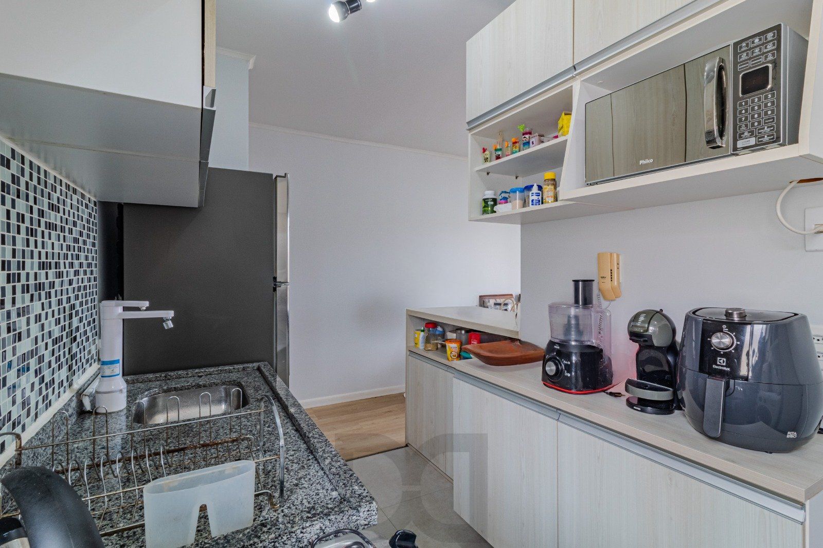 Apartamento com 2 dormitórios e 1 vaga de garagem escriturada no Bairro Humaitá — foto 7