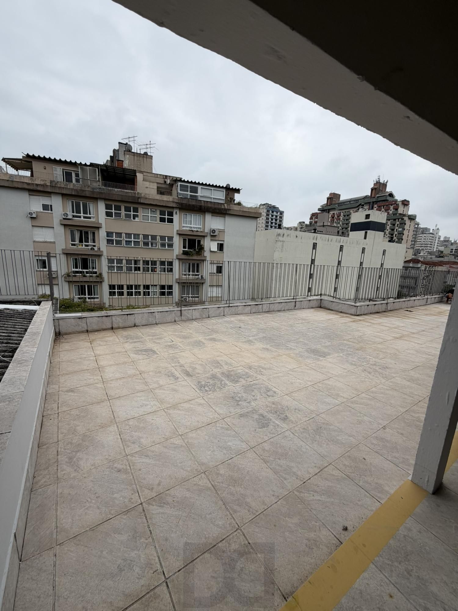Apartamento 1 dormitório na rua Irmão José Otão, Independência — foto 32