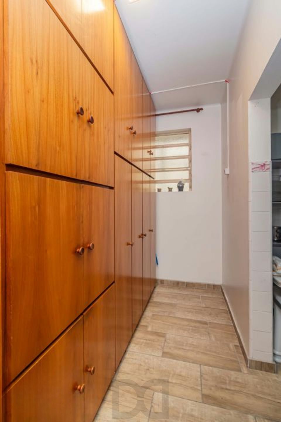 Apartamento semi mobiliado 2 dormitórios bairro Petrópolis — foto 8