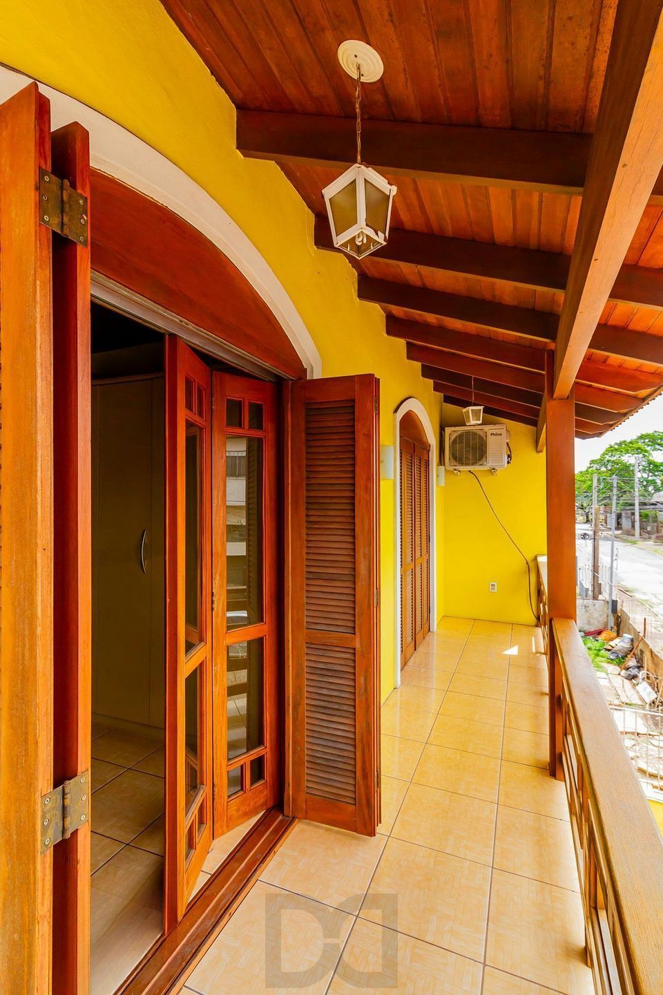 Casa com 5 quartos, 2 vagas e pátio, no Bairro Sarandí — foto 14