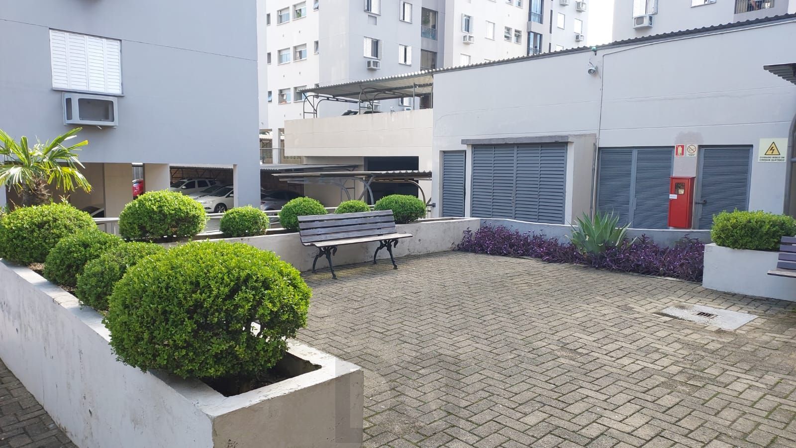 Apartamento de 2 dormitórios, 1 vaga e elevador no bairro Sarandi — foto 33