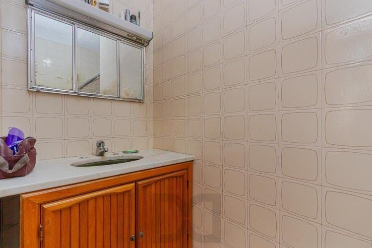 Casa com 6 quartos, 2 vagas e pátio no Bairro Higienópolis — foto 33