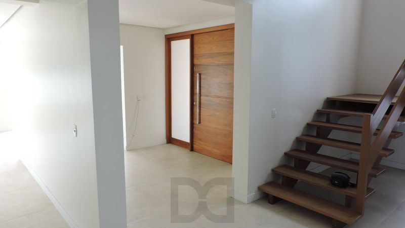 Casa nova de 600m² com 4 dormitórios e 3 vagas — foto 17