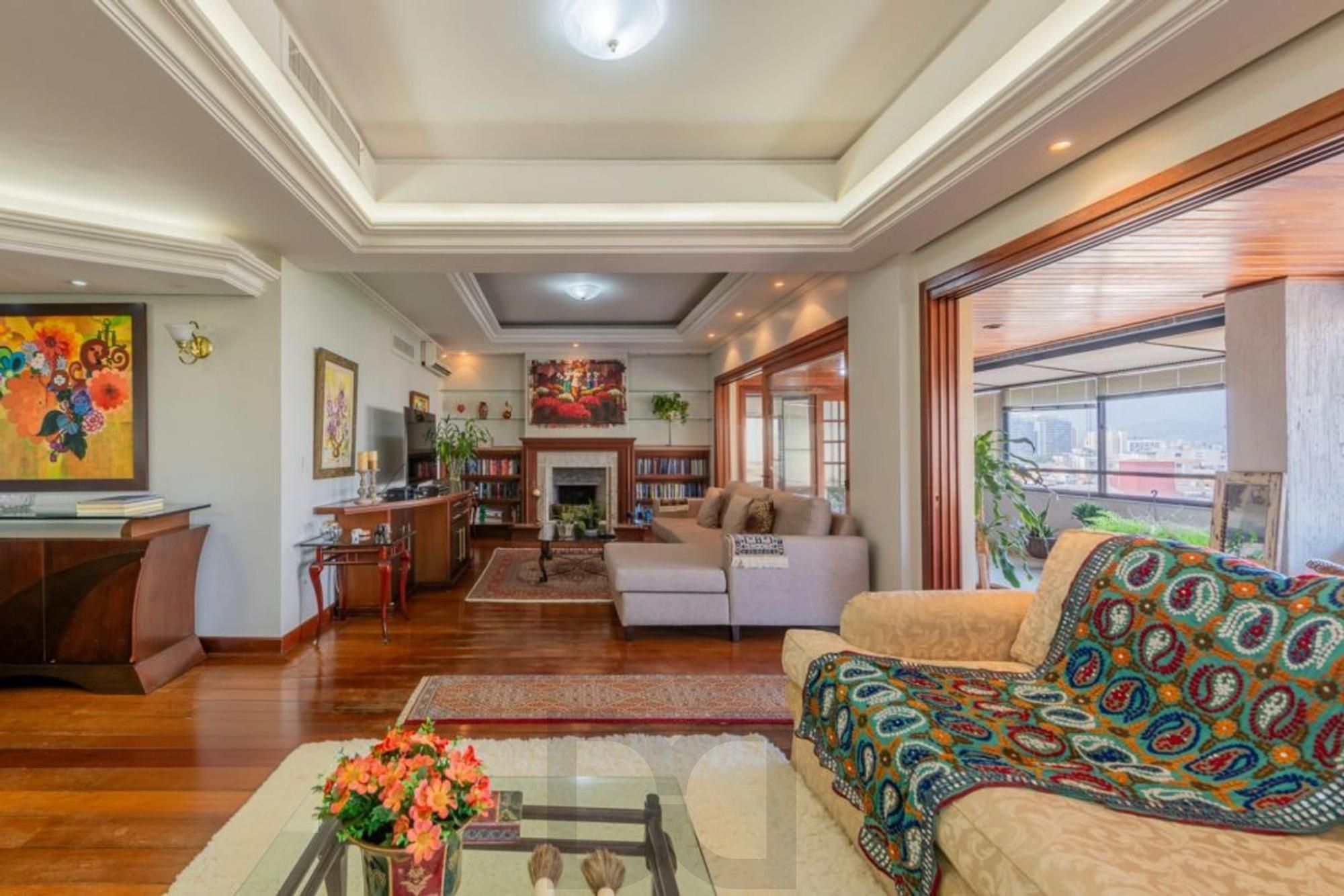 Apartamento de 4 dormitórios, 2 suítes, 2 vagas e elevador na Castro Alves. — foto 4