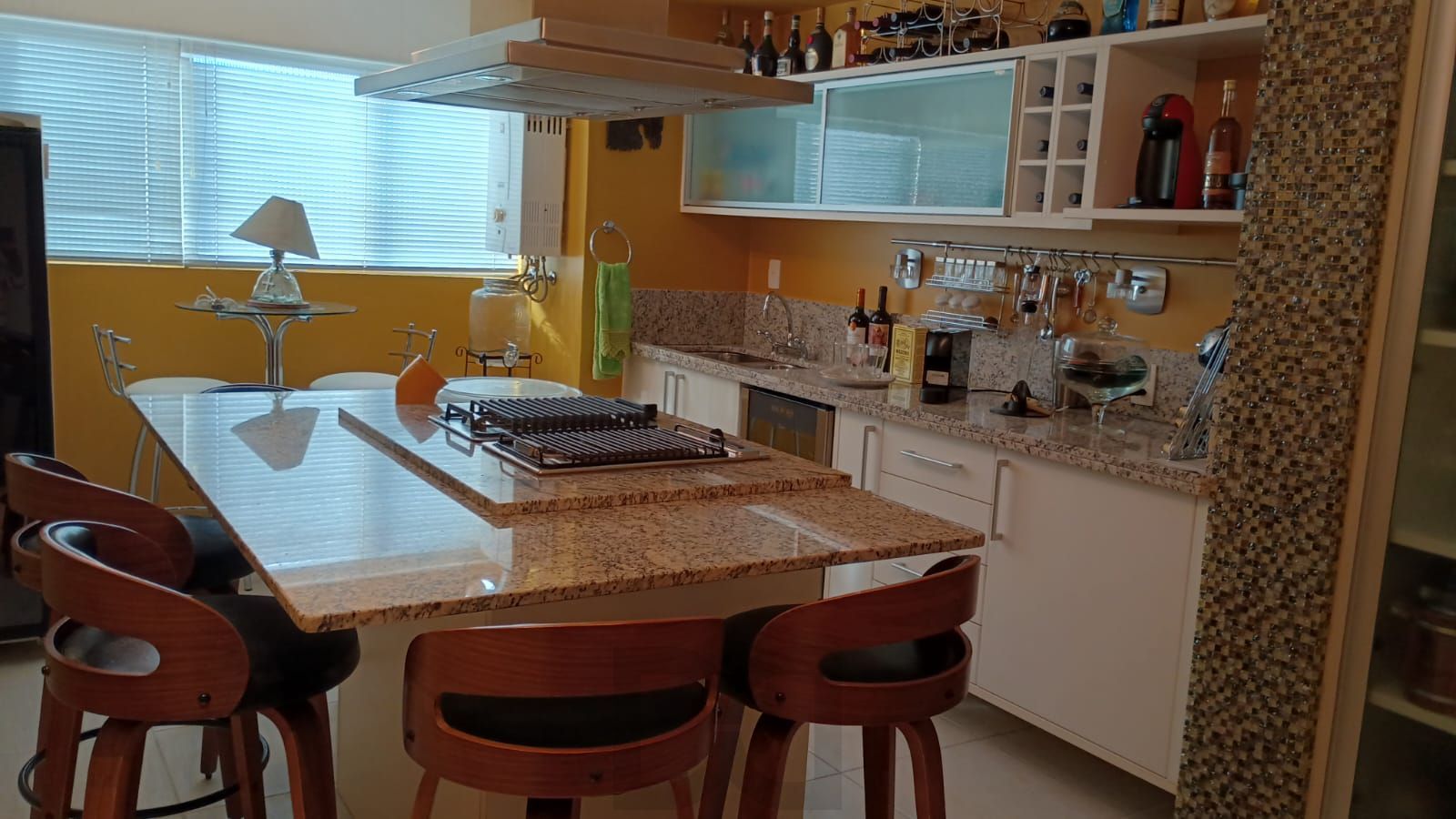 Apartamento de 3 quartos, elevador no bairro Jardim Botânico Porto Alegre. — foto 25