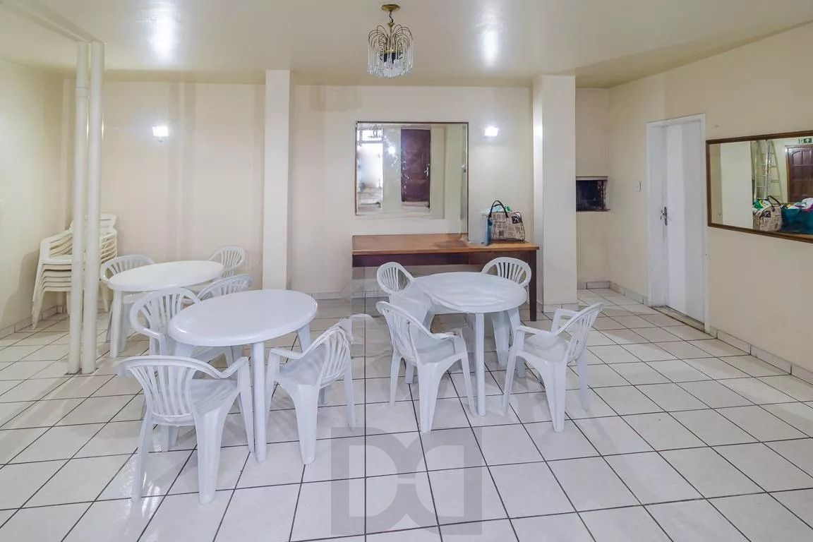 Apartamento com 4 quartos, 3 banheiros no Bairro Centro Historico. — foto 12