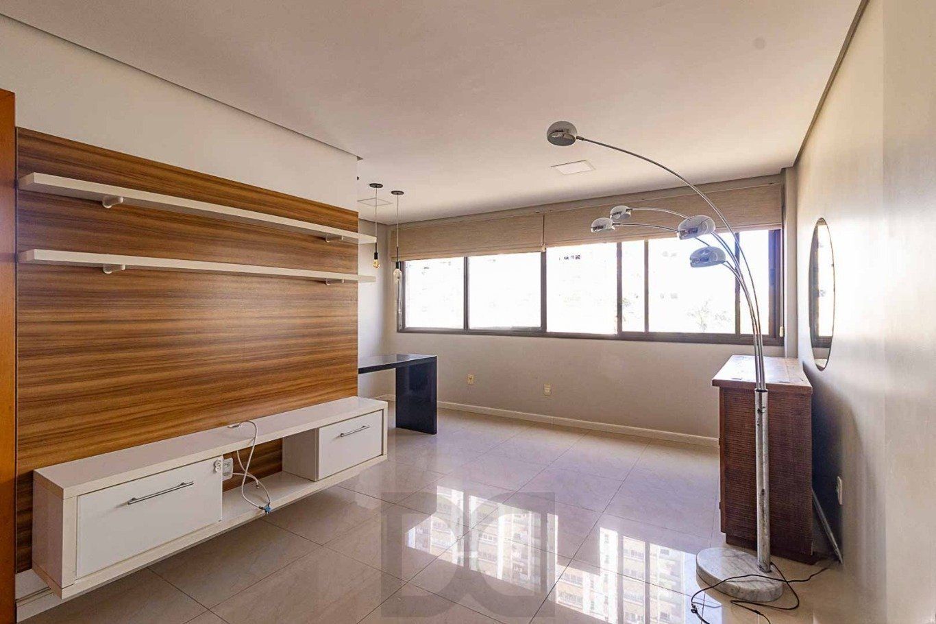 Apartamento de 2 quartos, elevador e 2 vagas no bairro Auxiliadora. — foto 1