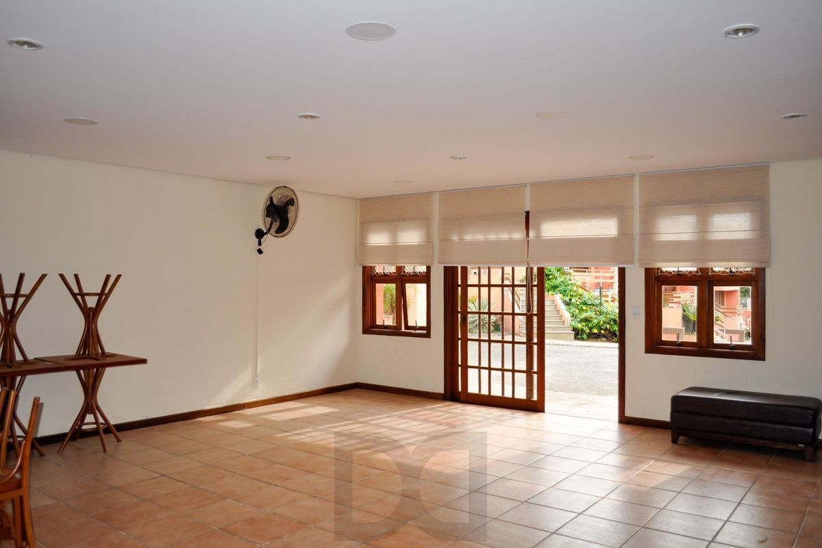 Ótima Casa condomínio pronta para morar, semi mobiliada, Bairro Menino Deus — foto 32