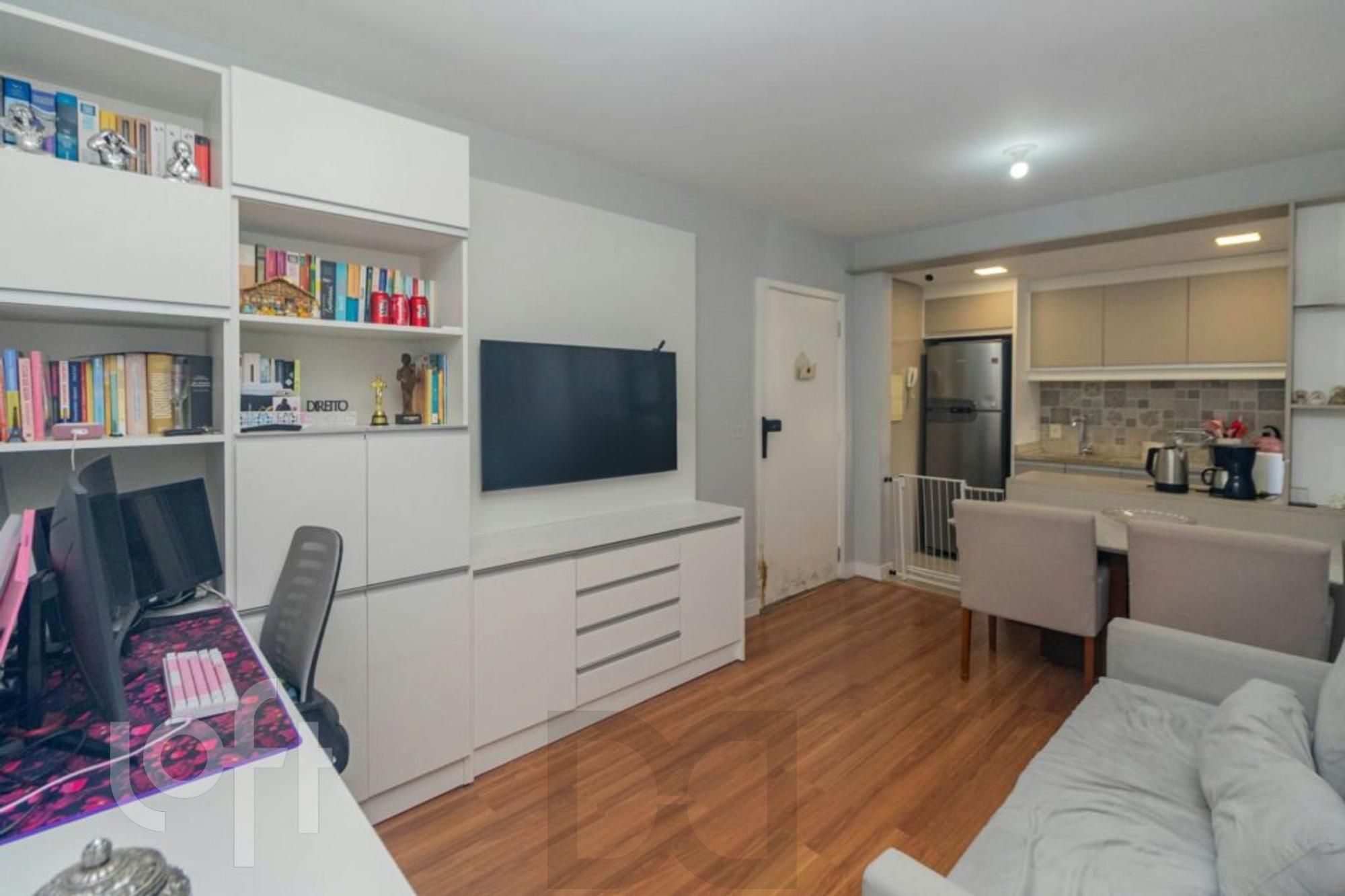 Apartamento 2 Dormitórios com Vaga e Piscina no Cristal em Porto Alegre — foto 5