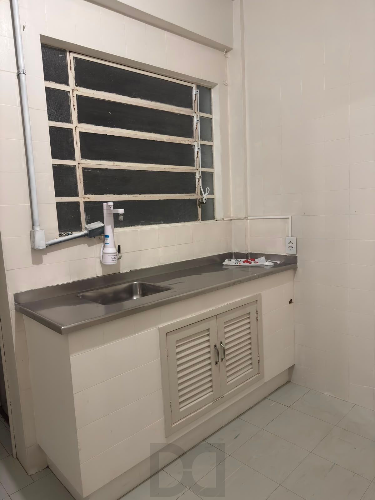 Apartamento 2 dormitórios com dependência 70m2 Moinhos de Vento Av. Cristóvão — foto 14