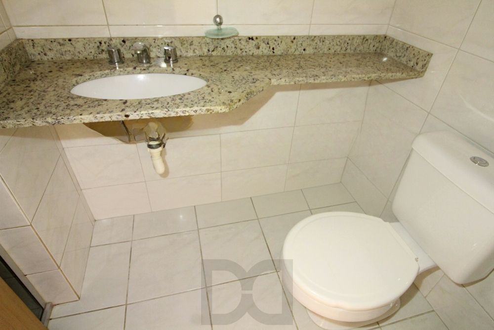 Apartamento com 2 quartos, 1 suíte e 1 vaga e elevador no Bairro Bom Fim. — foto 10