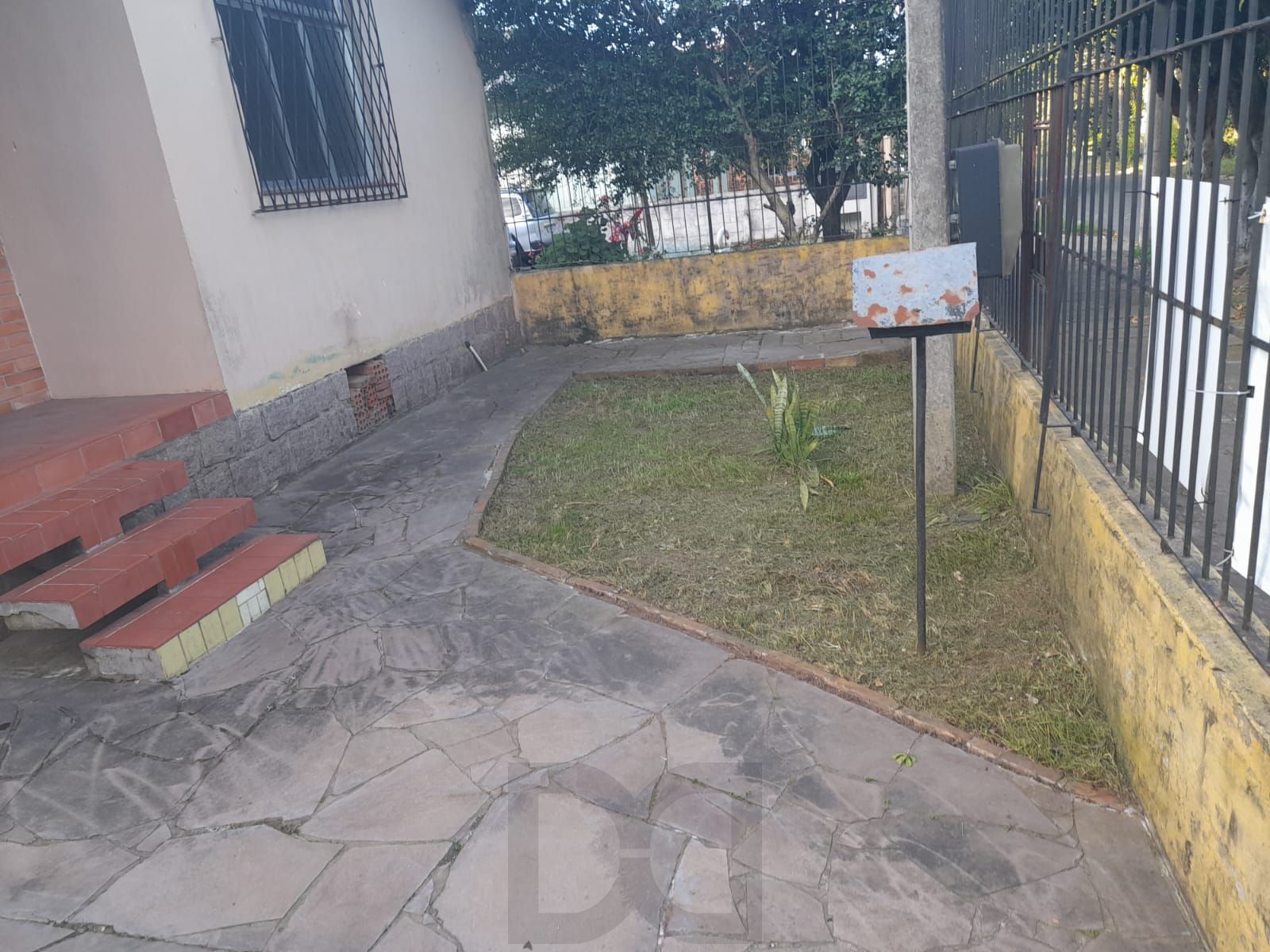 Casa em terreno com 335 metros quadrados no Bairro Jardim Itu — foto 2