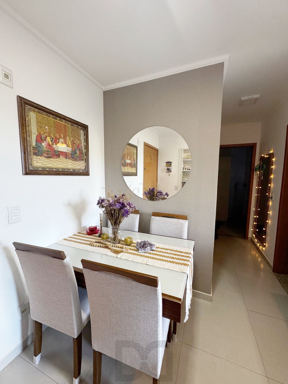 Apartamento semi mobiliado 2 quartos,elevador 1 vaga no bairro Morro Santana. — foto 10