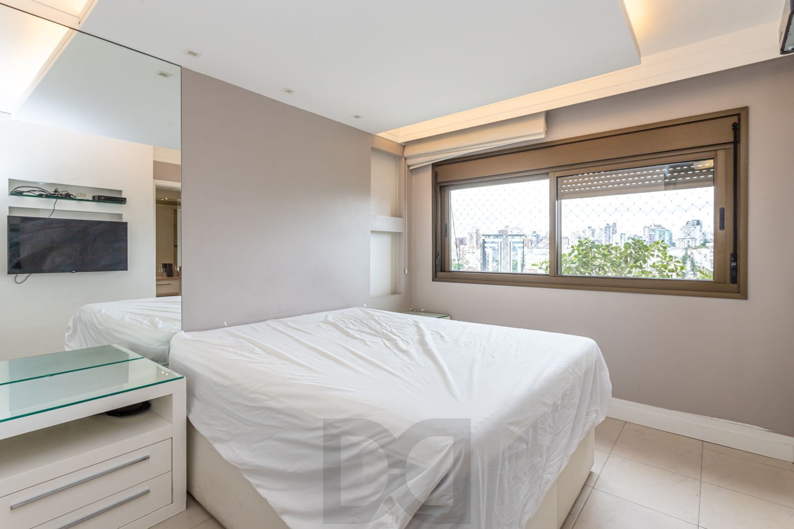 Apartamento de 97m², 2 dormitórios,1suíte, 3 vagas de garagem no Jardim Botânico — foto 33
