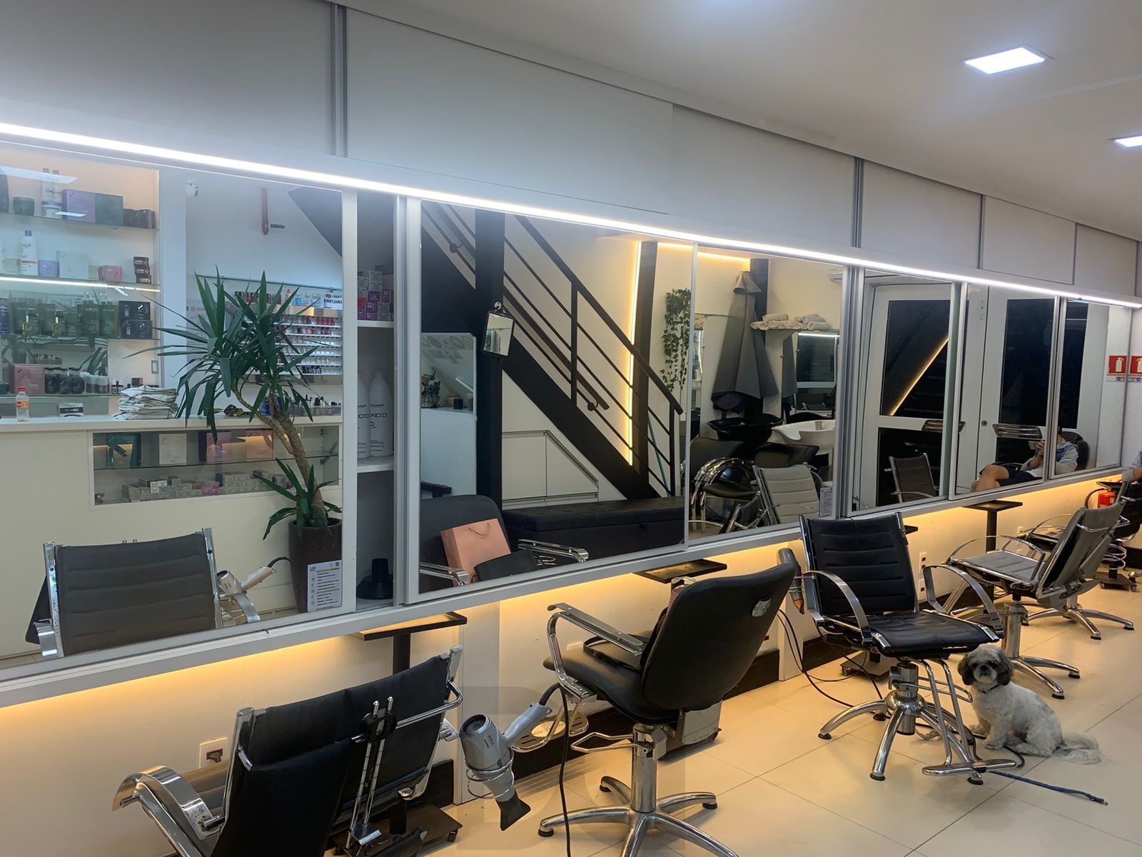 Sala comercial No Shopping Boulevard Assis Brasil. — foto 2