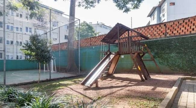 Apartamento de 2 dormitórios, 2 vagas e elevador no bairro Passo da Areia — foto 19