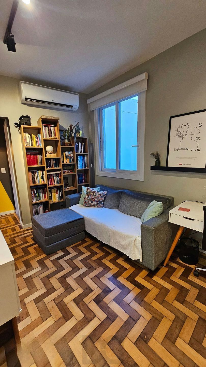 Apartamento à venda com 1 dormitório no Bairro Cidade Baixa — foto 2