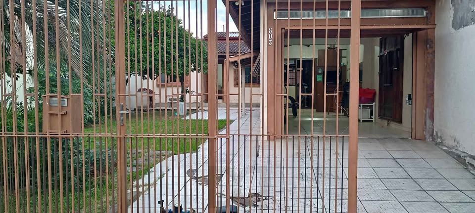 Casa 2 dormitórios com garagem e churrasqueira no Sarandi — foto 1