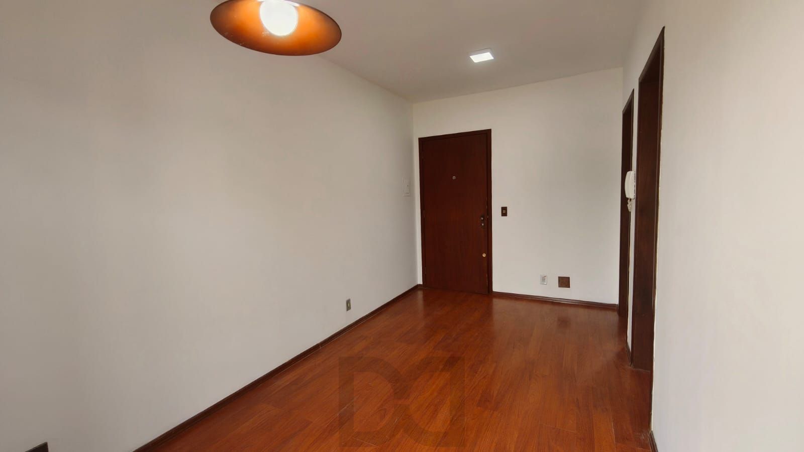 Apartamento com 1 Suite, sacada e 1 vaga de garagem no bairro Cidade Baixa — foto 6