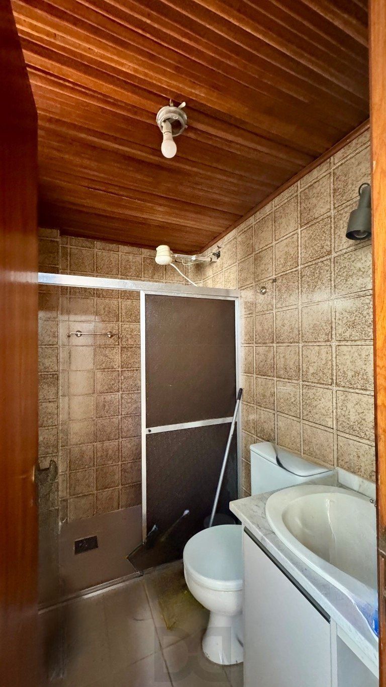 Casa com 350m², 4 quartos, 2 Suítes à venda em Azenha, Porto Alegre. — foto 31