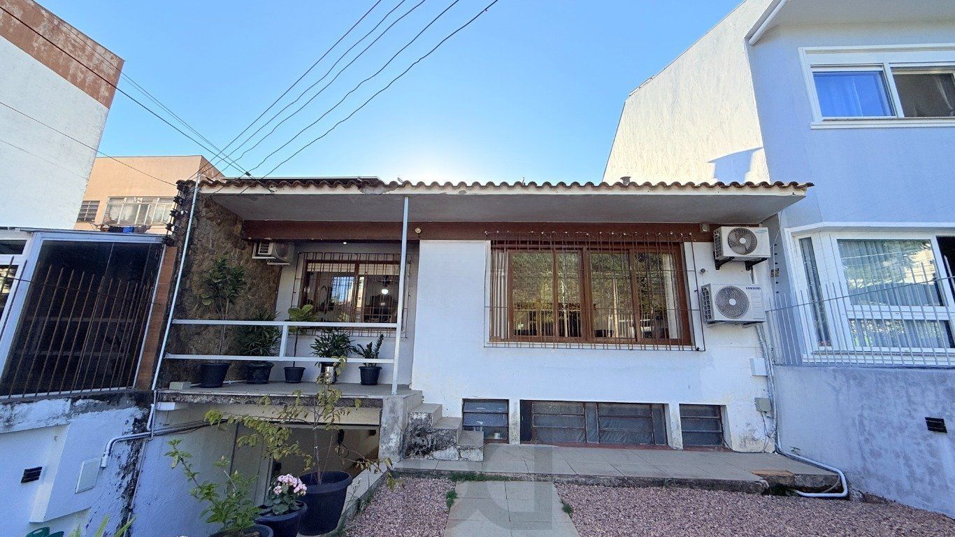 Casa com 4 quartos, vaga coberta, piscina e pátio no bairro Cristo Redentor — foto 2