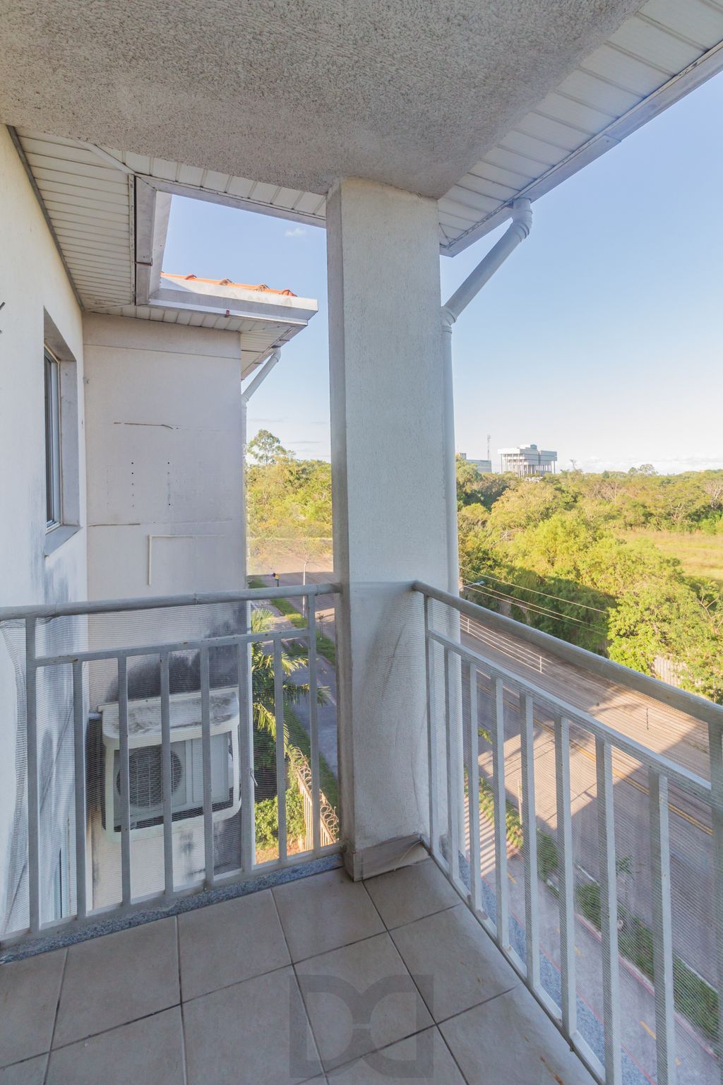 Apartamento com 2 dormitórios e 1 vaga de garagem no Bairro Humaitá — foto 7