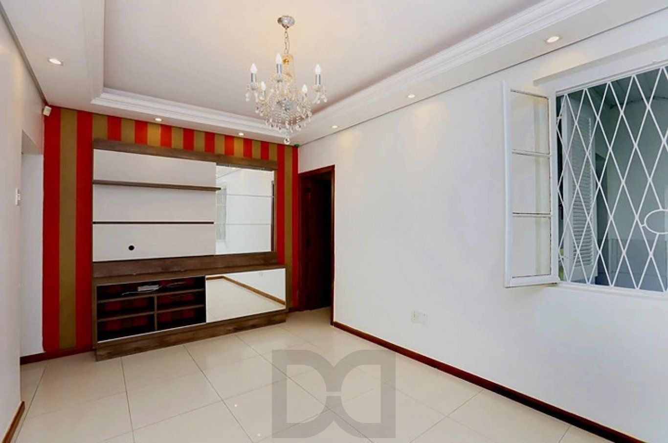Casa com pátio, piscina e churrasqueira, no Bairro Nonoai — foto 3