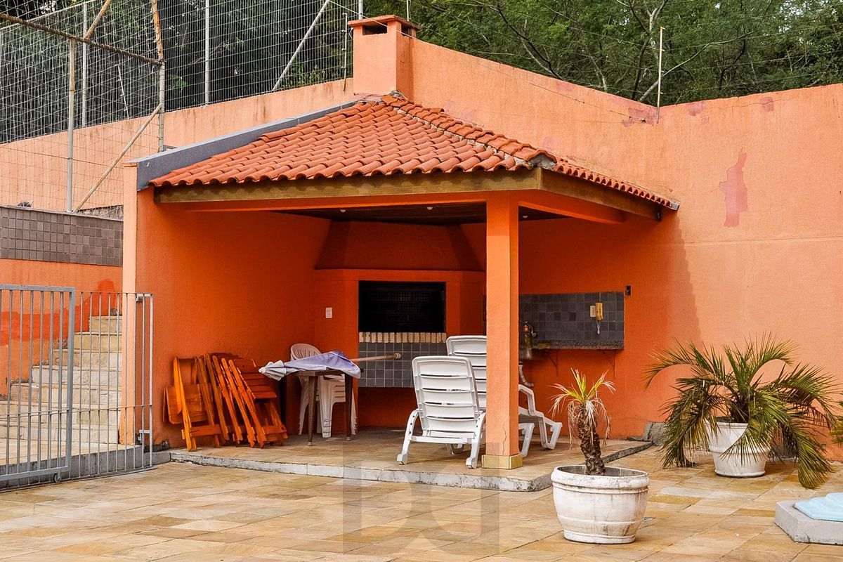 Ótima Casa condomínio pronta para morar, semi mobiliada, Bairro Menino Deus — foto 41