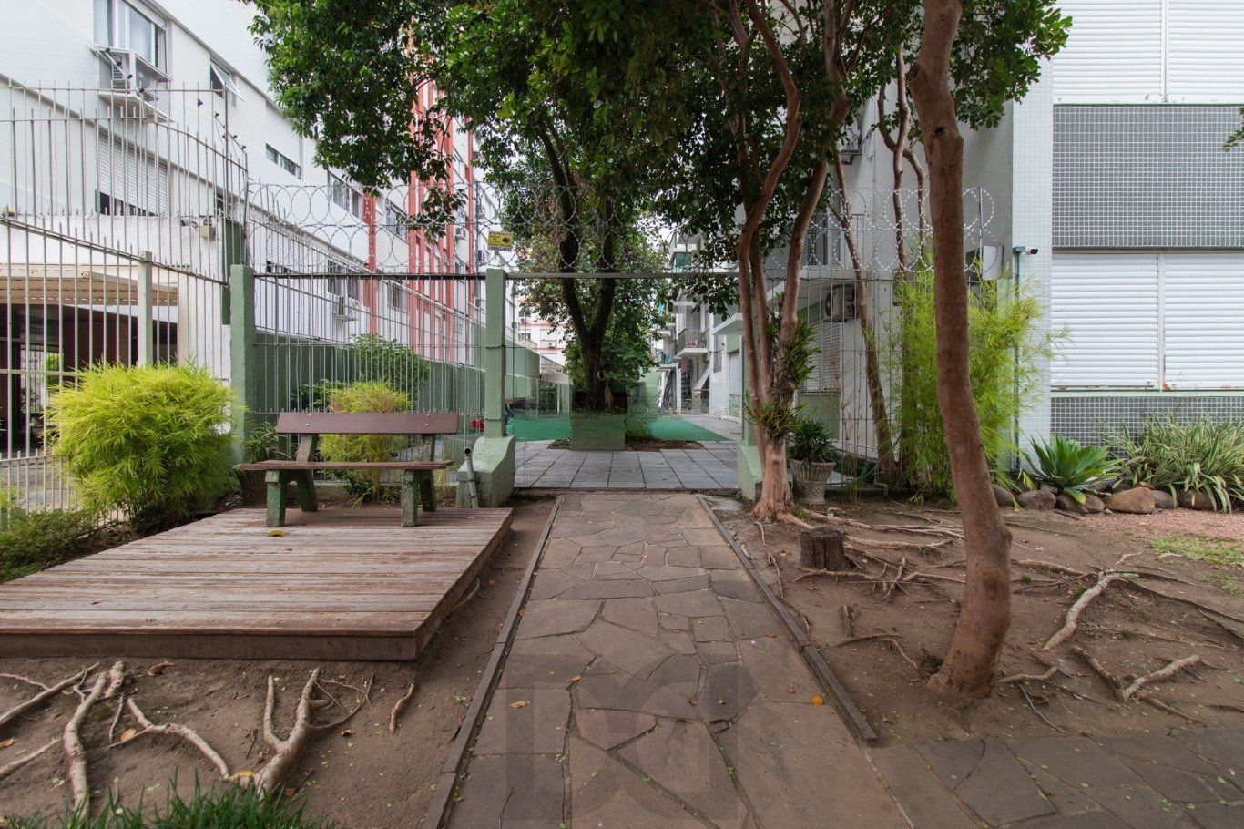 Apartamento 2 Quartos com Suíte e Pátio no Menino Deus — foto 30