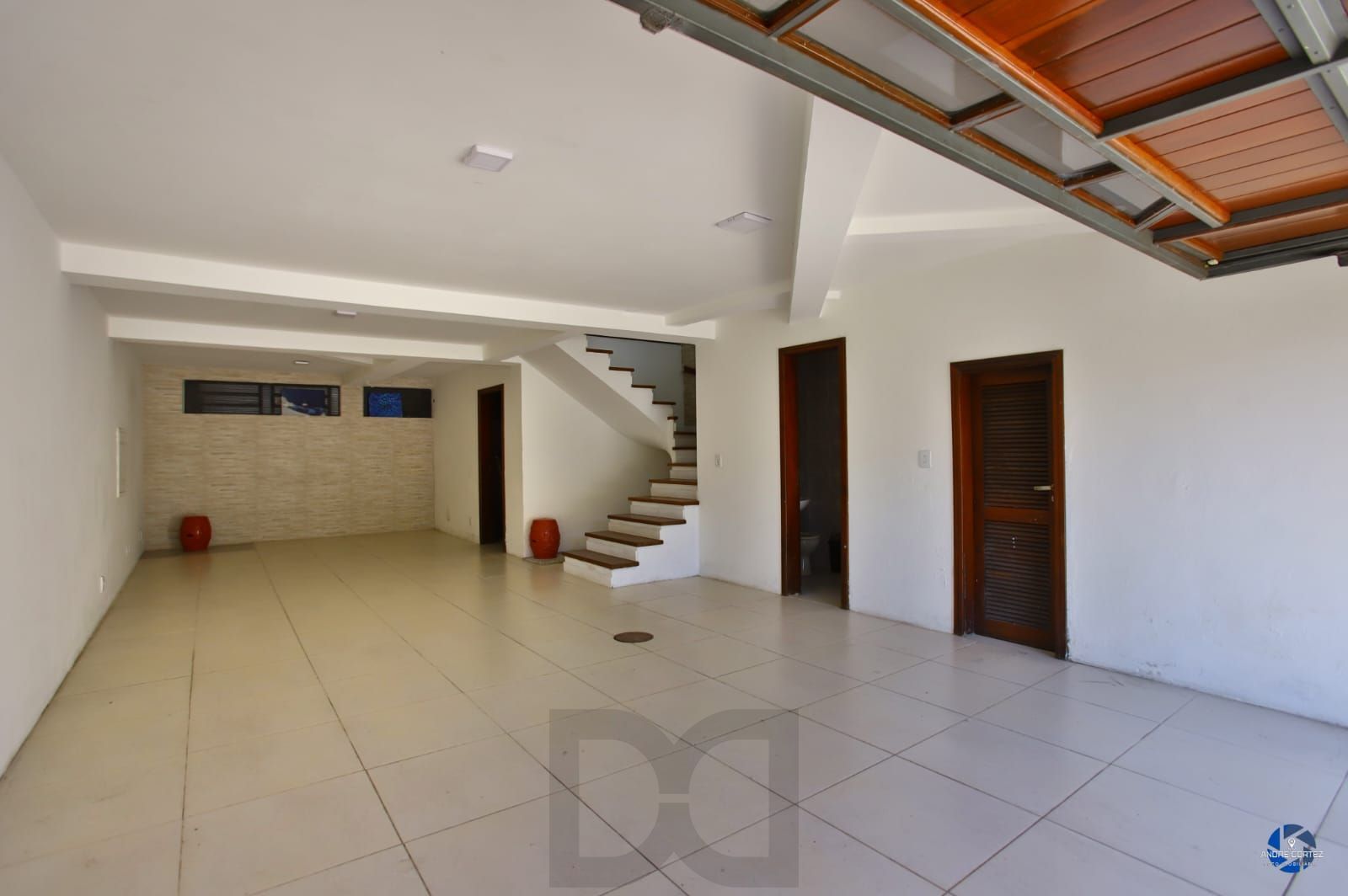 Casa de 3 dormitórios, 3 vagas e pátio com piscina bairro Chácara das Pedras. — foto 48