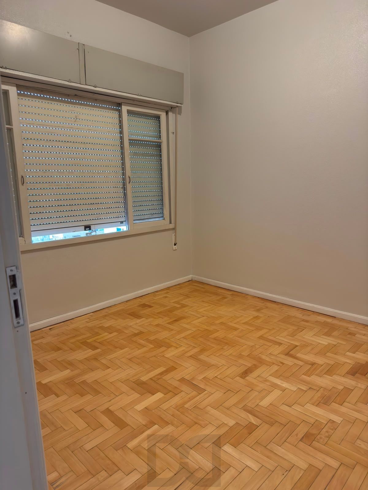Apartamento 2 dormitórios com dependência 70m2 Moinhos de Vento Av. Cristóvão — foto 21