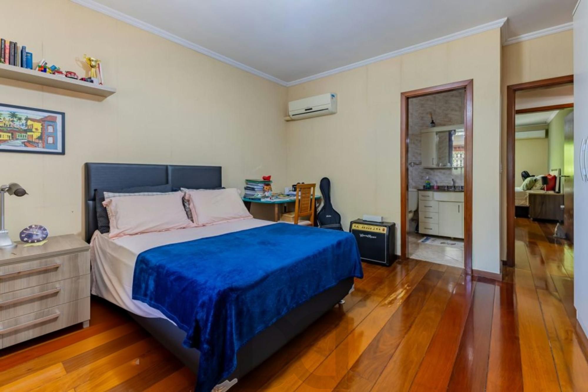 Casa com 1.640,00m², 3 dormitórios, 4 vagas à venda Rua Marista. — foto 32