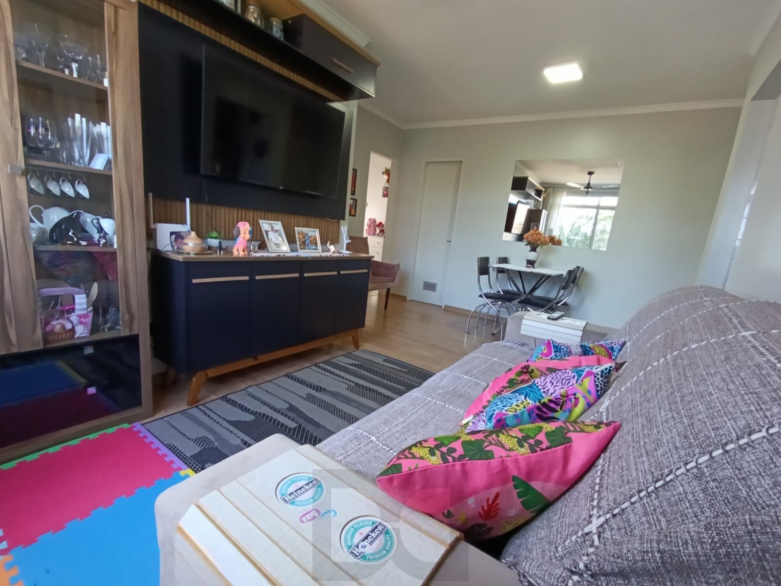 Apartamento semi mobiliado de 3 quartos e 1 vaga no bairro Sarandi. — foto 11