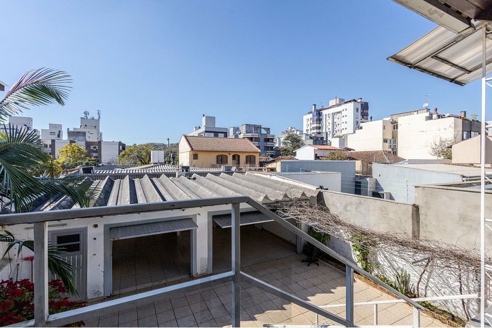 Casa com 4 quartos, 7 vagas e pátio no Bairro Higienópolis — foto 57
