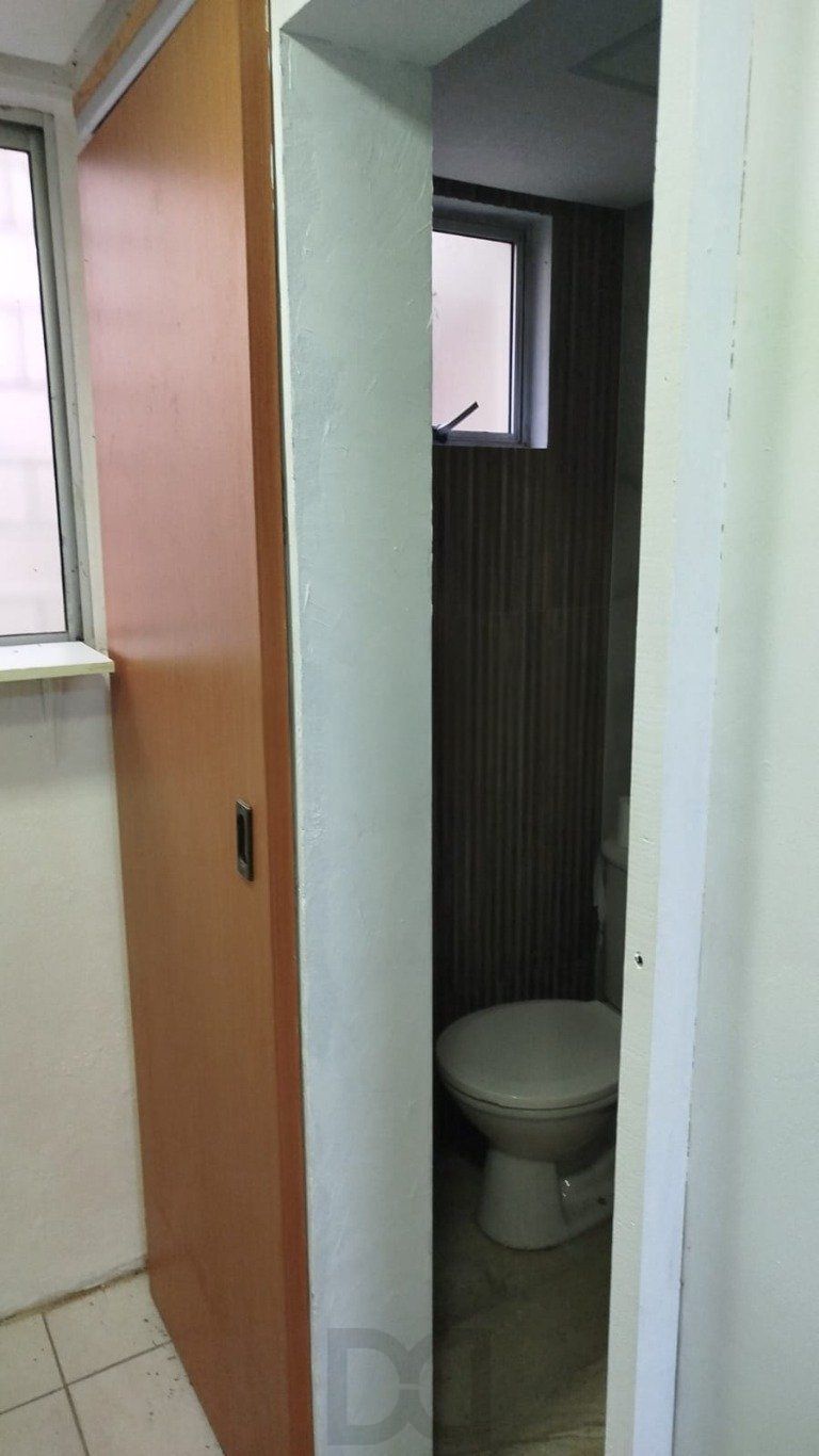 Apartamento térreo 1 quarto e semi mobiliado e portaria no bairro Rubem Berta — foto 12