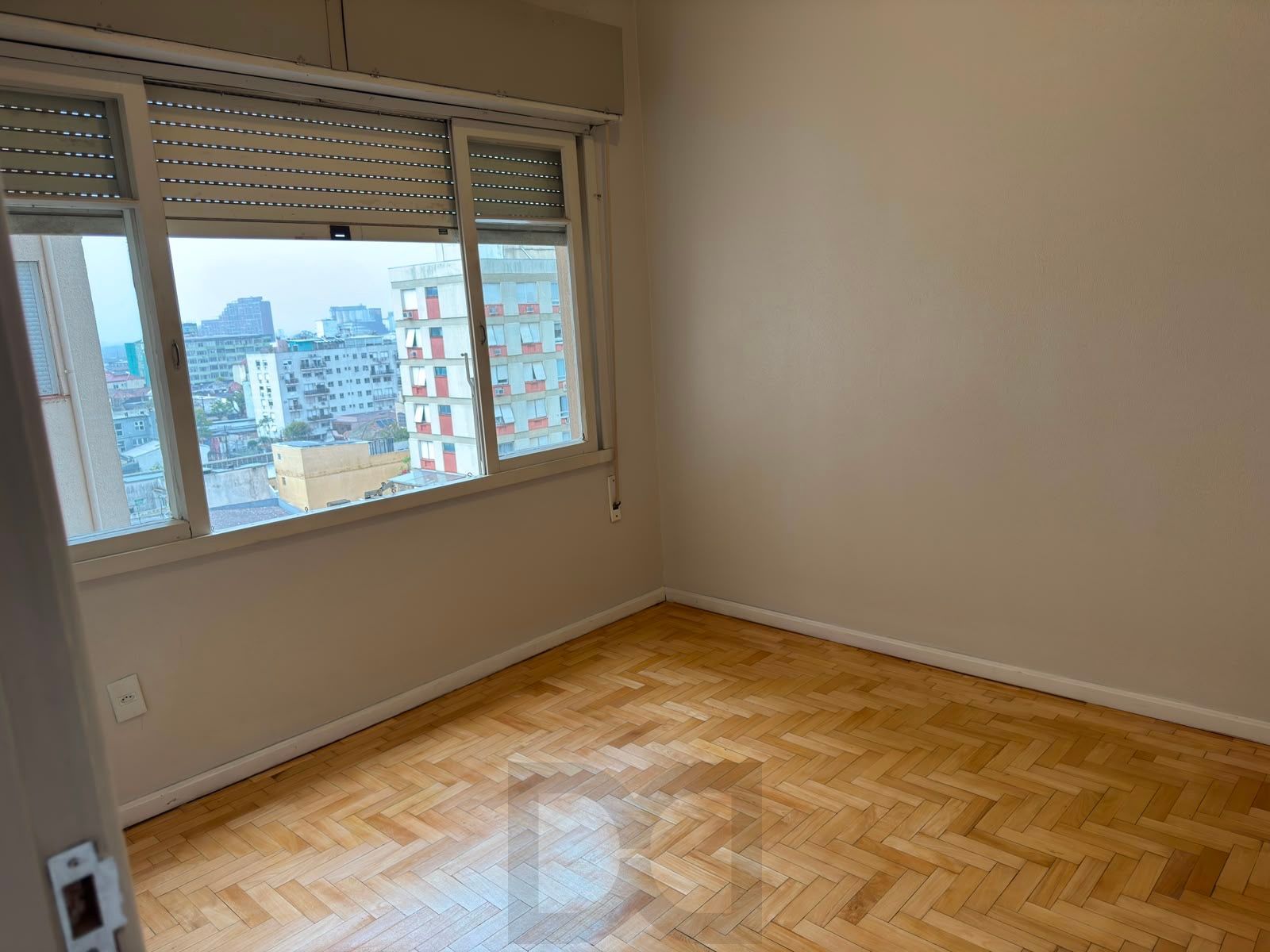 Apartamento 2 dormitórios com dependência 70m2 Moinhos de Vento Av. Cristóvão — foto 11
