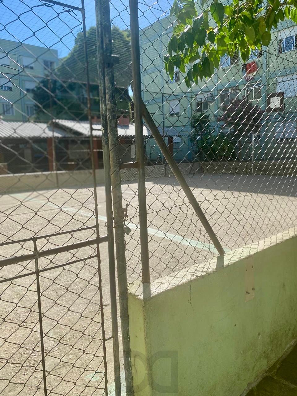 Apartamento de 2 dormitórios Segundo andar Bairro Camaqua em Porto Alegre — foto 21